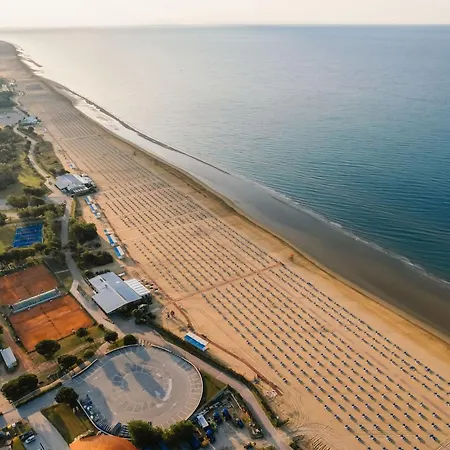 Spacious For Families Close To The Apartment Bibione